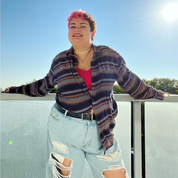 Meet your Posher, Danni - Picture 2 of 2